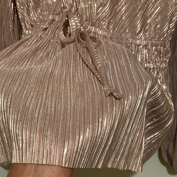 Abercrombie and Fitch Metallic Rose Gold Pleated Wrap Top Blouse Size Small used - Picture 5 of 15